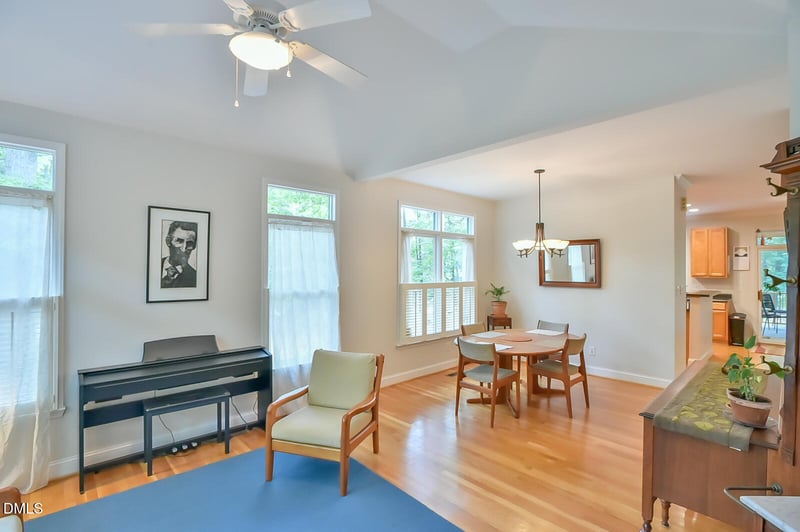 612 Highland Trl, Chapel Hill, NC 27516