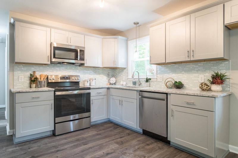 612 Hurley Rd, Durham, NC 27703