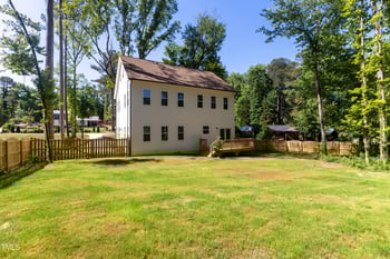 612 Lakeview Dr, Raleigh, NC 27603