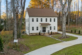 612 Lakeview Dr, Raleigh, NC 27603
