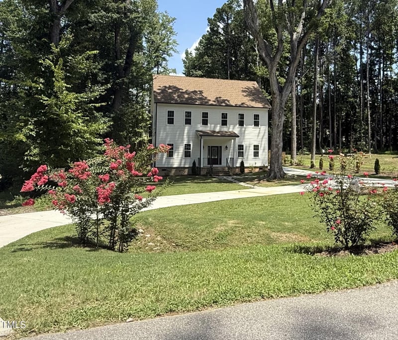 612 Lakeview Dr, Raleigh, NC 27603