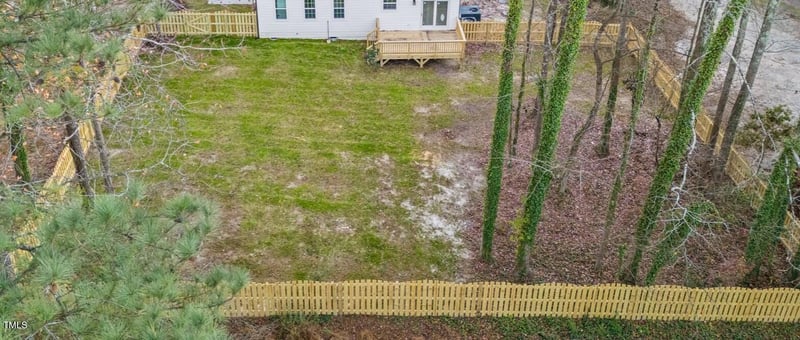 612 Lakeview Dr, Raleigh, NC 27603