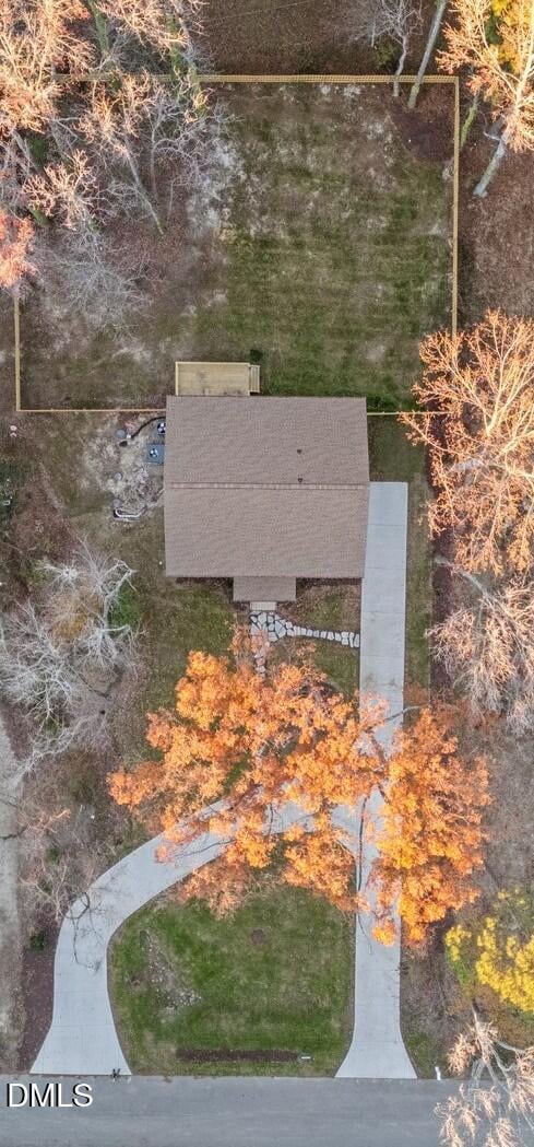 612 Lakeview Dr, Raleigh, NC 27603