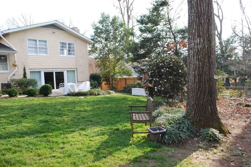 612 Macon Pl, Raleigh, NC 27609