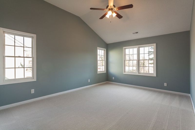 612 Marsh Grass Dr, Raleigh, NC 27610