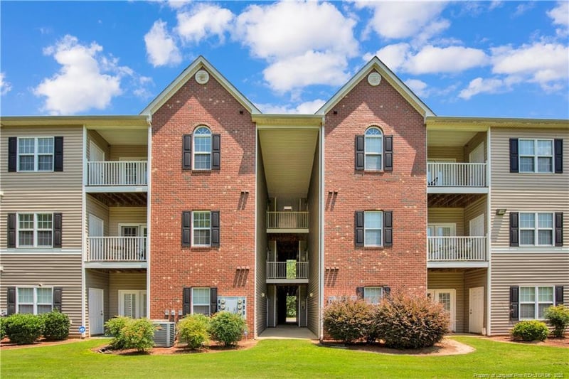 612 Marshtree Ln #304, Fayetteville, NC 28314