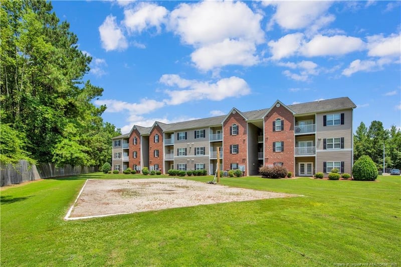 612 Marshtree Ln #304, Fayetteville, NC 28314