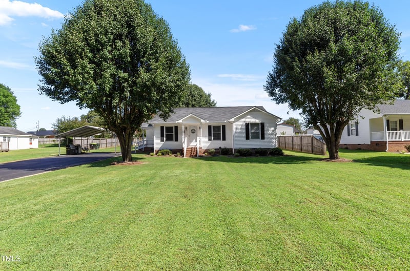 612 Mckay St, Erwin, NC 28339