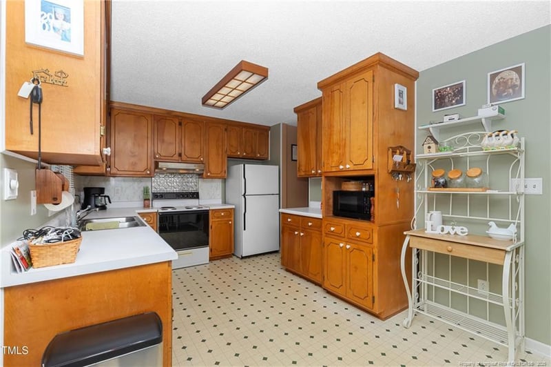 612 Mckay St, Erwin, NC 28339