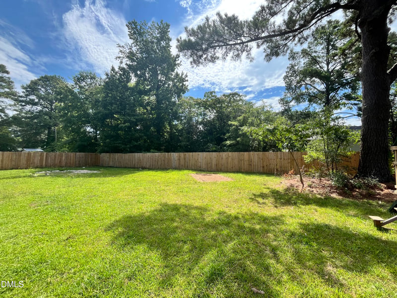 612 Noble St, Selma, NC 27576