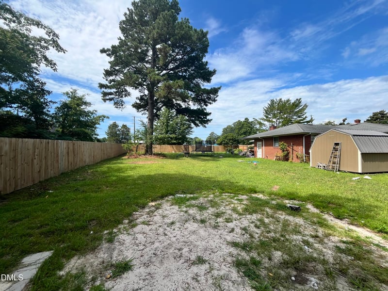 612 Noble St, Selma, NC 27576