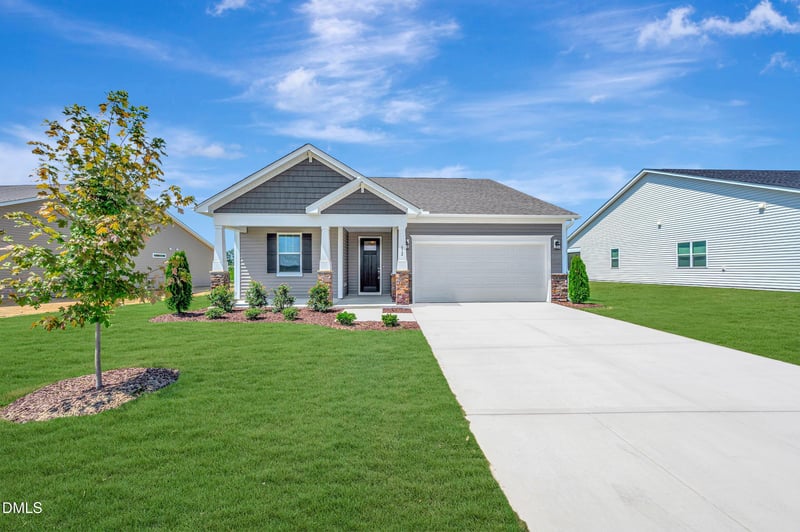 612 Providence Creek Dr, Fuquay Varina, NC 27526
