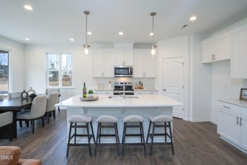 612 Providence Crk Dr, Fuquay Varina, NC 27526