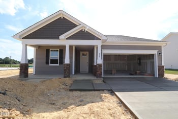 612 Providence Crk Dr, Fuquay Varina, NC 27526
