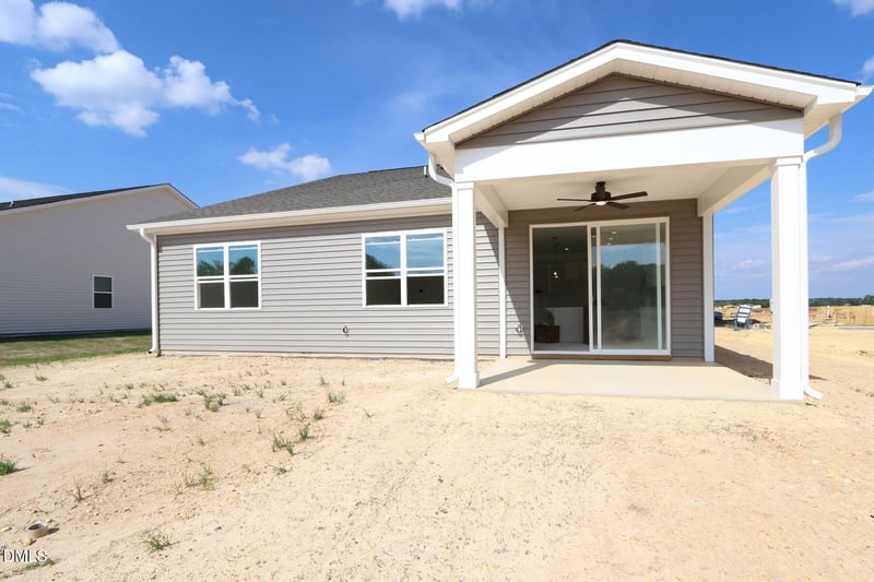 612 Providence Crk Dr, Fuquay Varina, NC 27526