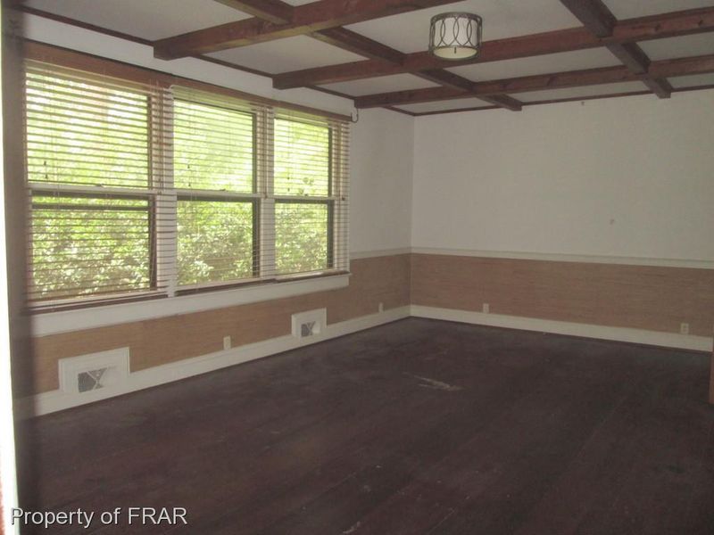612 N Vance St, Sanford, NC 27330