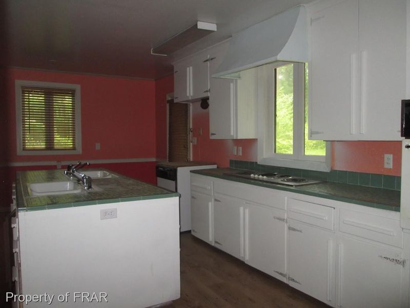 612 N Vance St, Sanford, NC 27330