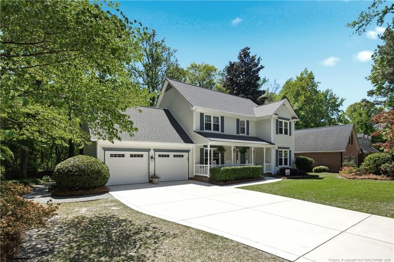 6120 Lochview Dr, Fayetteville, NC 28311