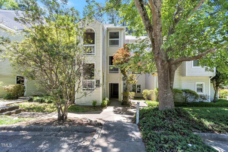 6120 Sunpointe Dr #102, Raleigh, NC 27606