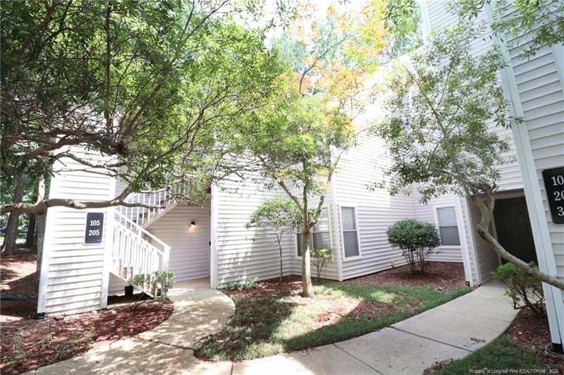 6120 Sunpointe Dr #205, Raleigh, NC 27606