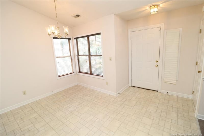 6120 Sunpointe Dr #205, Raleigh, NC 27606
