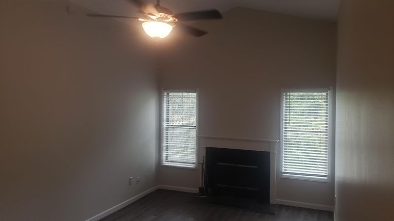6120 Sunpointe Dr #301, Raleigh, NC 27606