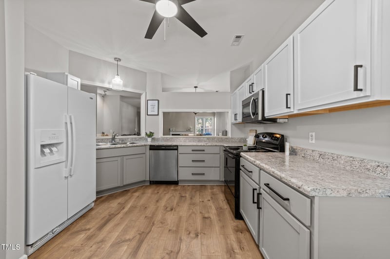 6120 Sunpointe Dr, Raleigh, NC 27606