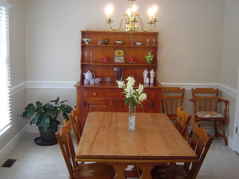 6121 Ivy Ridge Rd, Raleigh, NC 27612