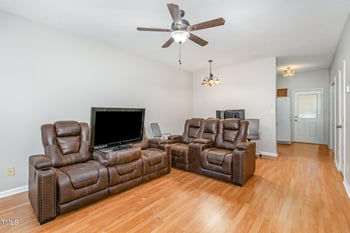 6121 Loch Laural Ln, Raleigh, NC 27613