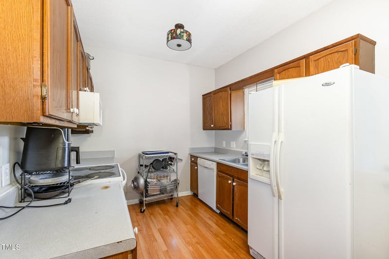6121 Loch Laural Ln, Raleigh, NC 27613