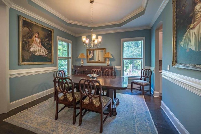 6121 Moinear Ln, Chapel Hill, NC 27514