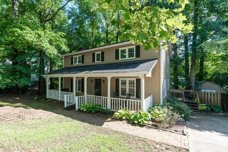 6121 Valley Estates Dr, Raleigh, NC 27612