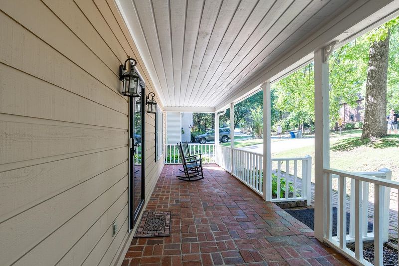 6121 Valley Estates Dr, Raleigh, NC 27612