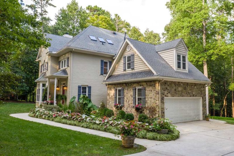 6124 Charleycote Dr, Raleigh, NC 27614