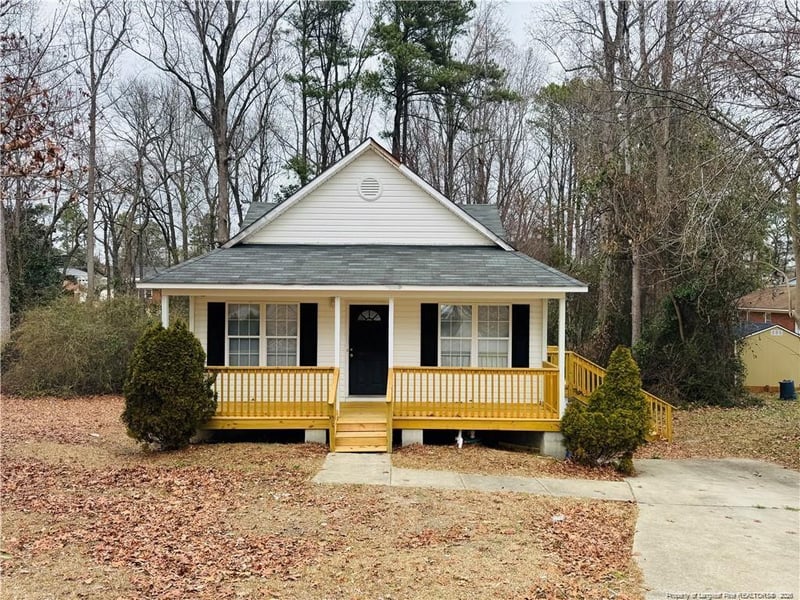 6124 Lonestar Rd, Fayetteville, NC 28303