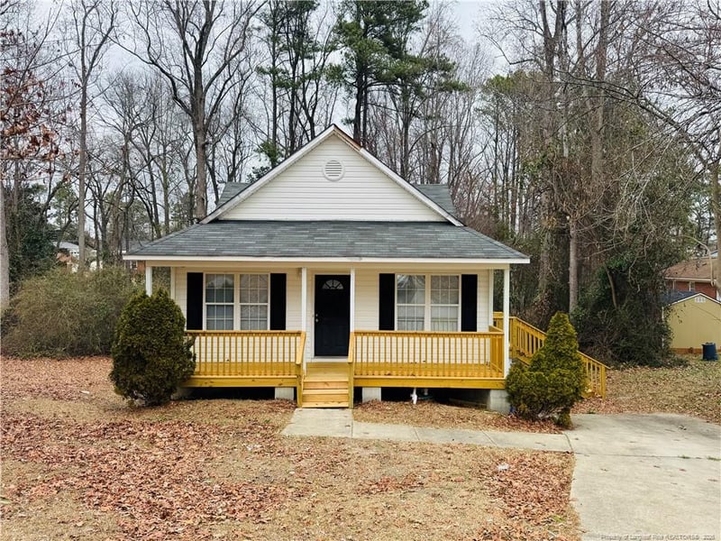 6124 Lonestar Rd, Fayetteville, NC 28303