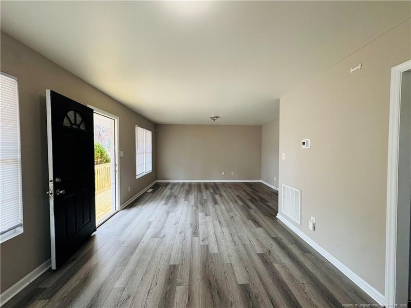 6124 Lonestar Rd, Fayetteville, NC 28303