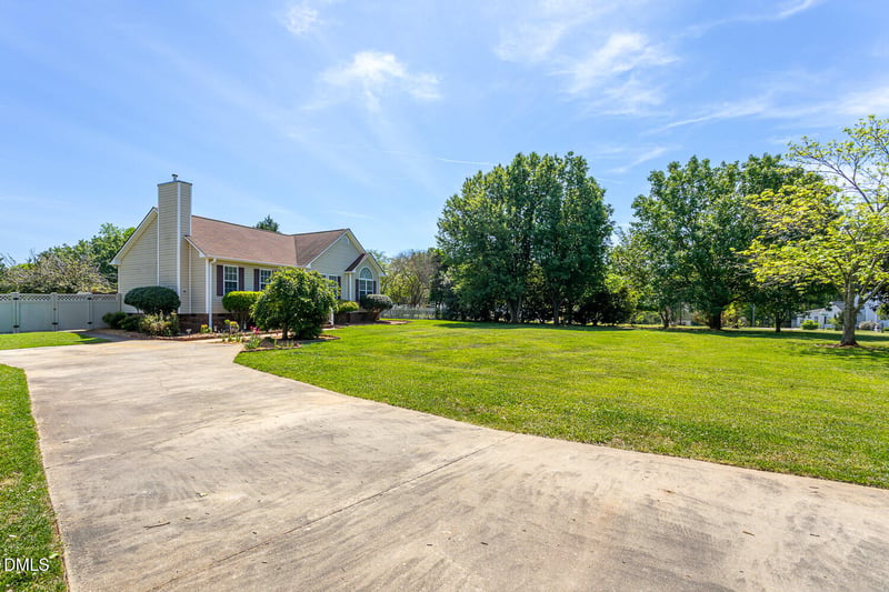 6124 Southwind Dr, Mebane, NC 27302