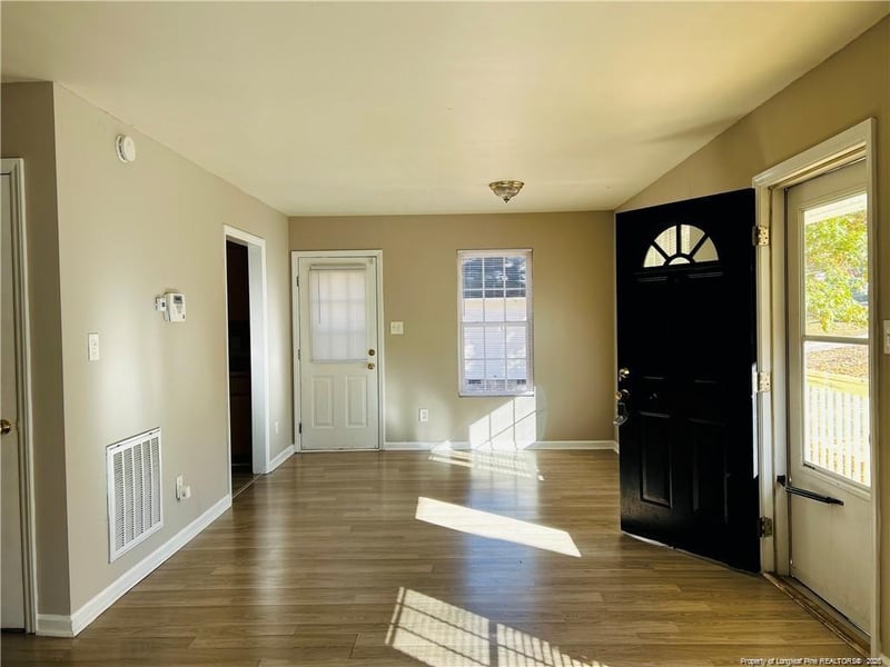 6126 Lonestar Rd, Fayetteville, NC 28303