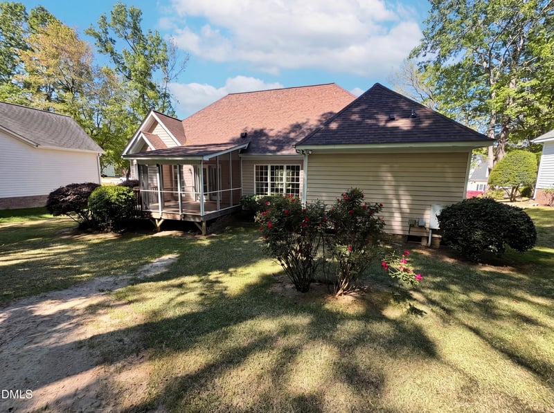 6128 Remington Lake Dr, Raleigh, NC 27616
