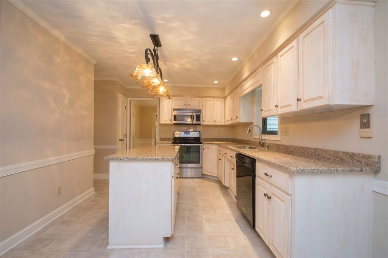 613 Brandywine Cir, Raleigh, NC 27614
