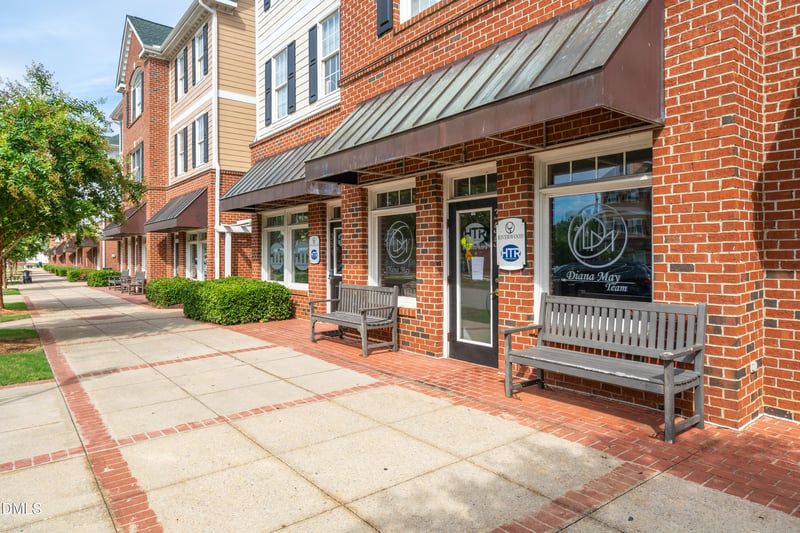 613 Charleston Dr, Clayton, NC 27527