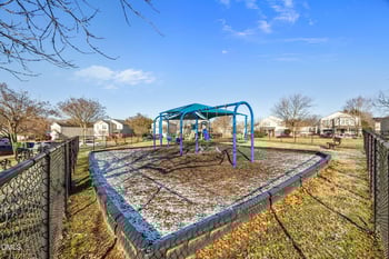 613 Collington Dr, Mebane, NC 27302