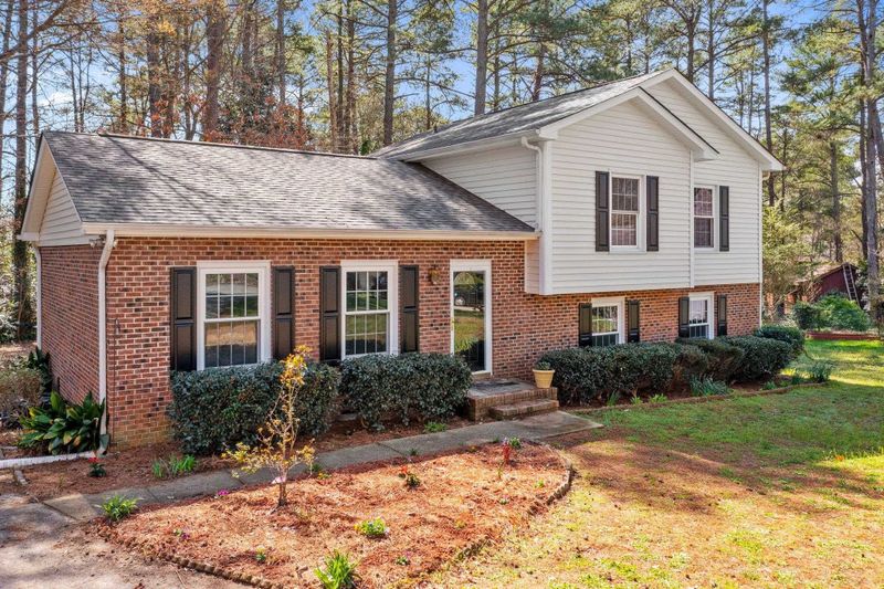 613 Fox Chase Ct, Raleigh, NC 27606