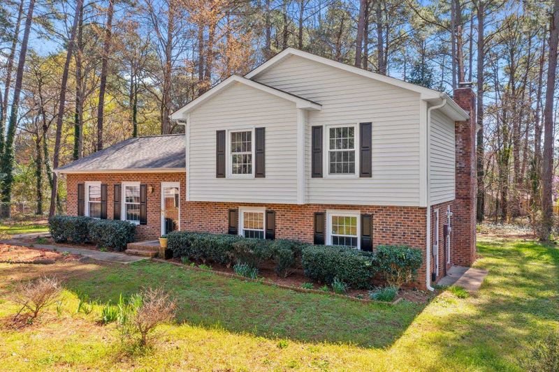 613 Fox Chase Ct, Raleigh, NC 27606