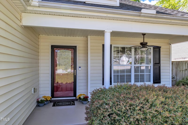613 Holly Thorn, Holly Springs, NC 27540