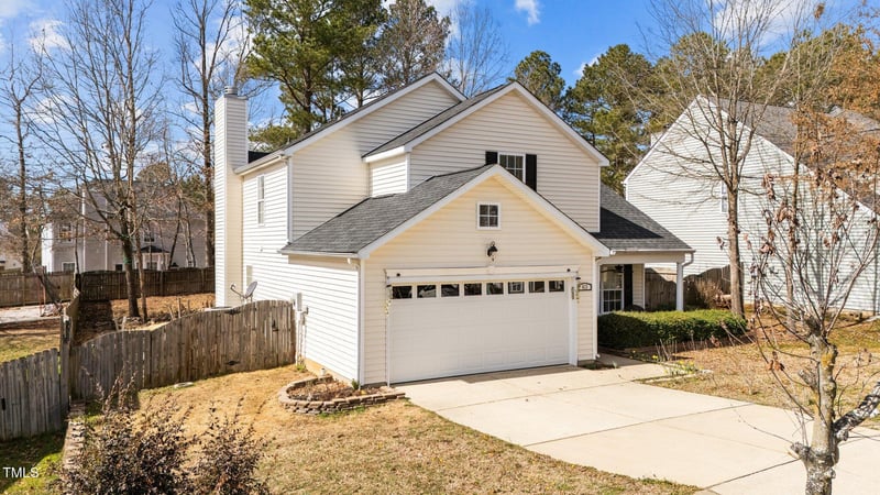 613 Holly Thorn Tc, Holly Springs, NC 27540