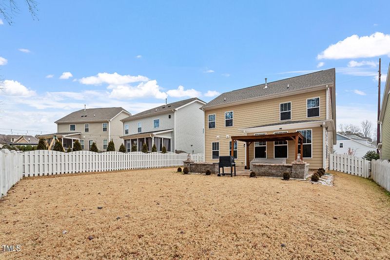 613 Meadowgrass Ln, Wake Forest, NC 27587