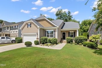 613 Minerva Dale Dr, Fuquay Varina, NC 27526