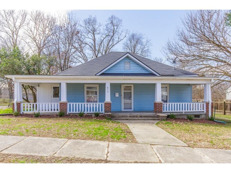 613 Oak St, Burlington, NC 27215